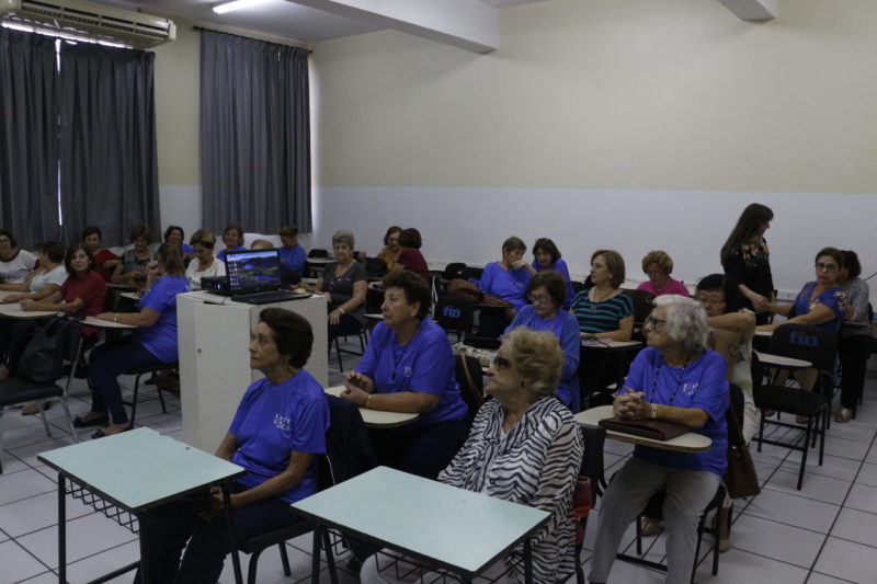 Alunas da UATI terão aulas remotas preparadas com o apoio do NTEA