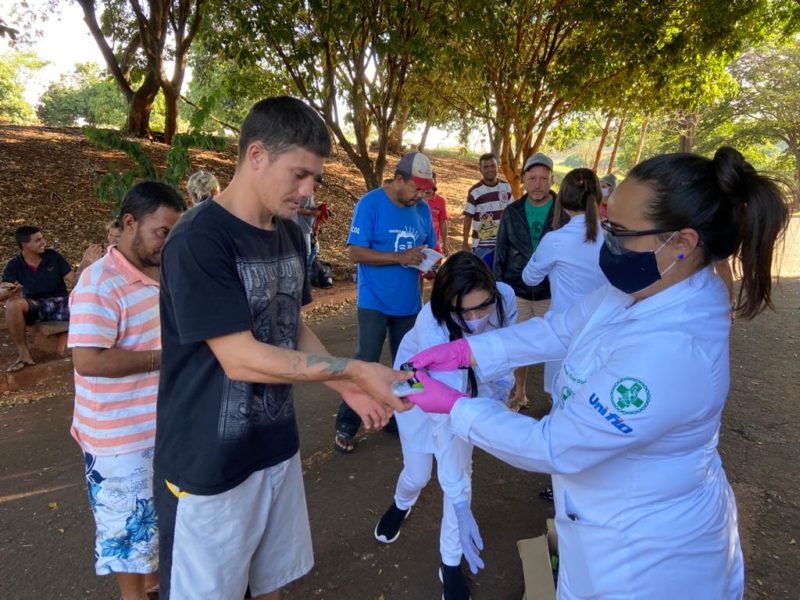 Foram doados máscaras e sabonetes